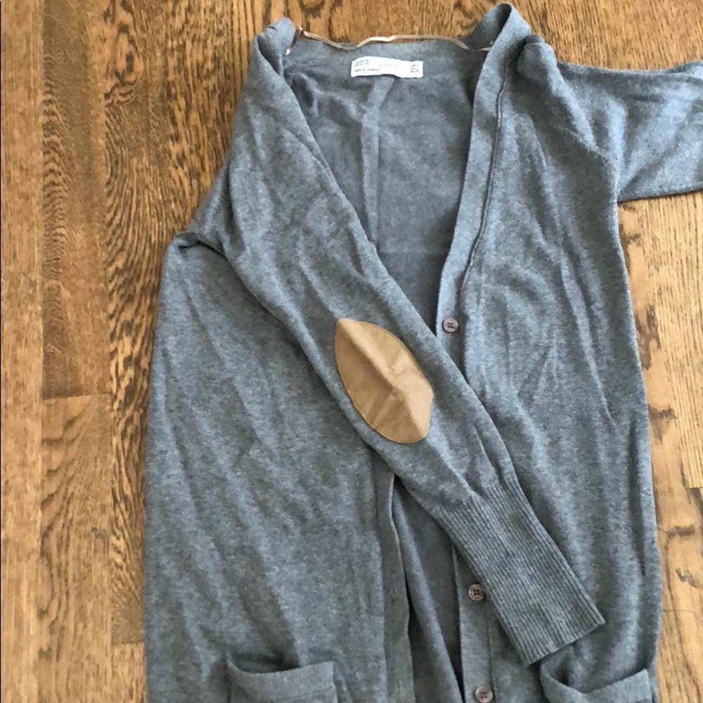 Grey long sleeved cardigan!